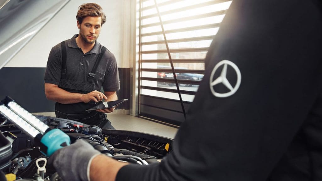 Photo de techniciens Mercedes-Benz